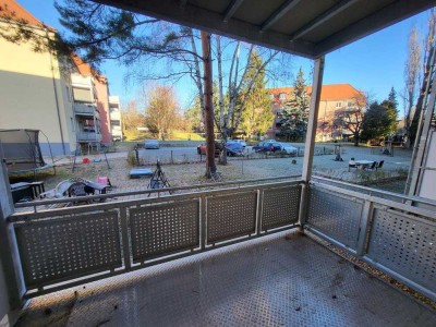 Schöne 3-Raumwohnung in Hochparterre mit Tageslichtbad und Balkon