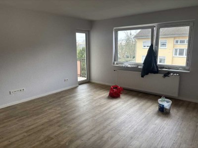 KERNSANIERTE DREI ZIMMER WOHNUNG