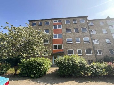 3 Zimmer-Wohnung mit Balkon und modernisiertem Tageslichtbad mit Wanne