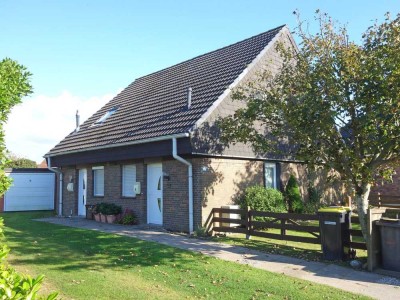 Gepflegte Doppelhaushälfte mit Garage in bevorzugter Sackgassenlage in Friedrichskoog-Spitze