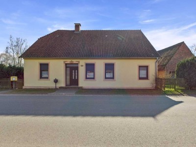 Saniertes Einfamilienhaus in dörflicher Lage