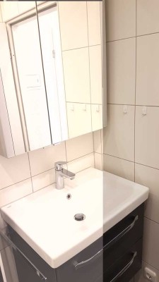 Schöne 2-Zimmer-Wohnung mit gehobener Innenausstattung mit Balkon in Maintal