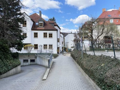 Ruhige & zentral gelegene 2-Zimmer-Wohnung mit Balkon in Augsburg, Göggingen