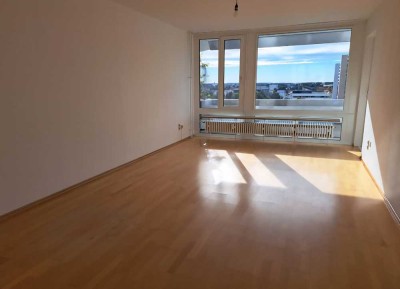 Lichtdurchflutete 3-Zimmer Wohnung in München-Moosach