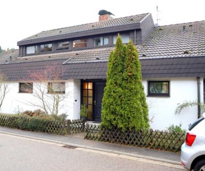 Einfamilienhaus mit Einliegerwohnung und beeindruckender Aussicht und Raum für Ihre Ideen