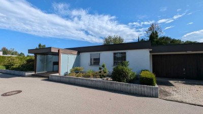 Einzigartige Gelegenheit: Großzügiger Bungalow mit ausgebautem Keller, und eigener Bar