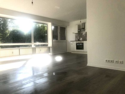 Schöne und vollständig renovierte 1-Zimmer-Wohnung in Neuss
