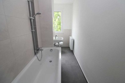 Auch für Nichtschwimmer geeignet...3-RW mit modernem Wannenbad!