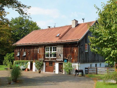 Historisches Bachweberhäusl auf großem Grundstück am Starnberger See