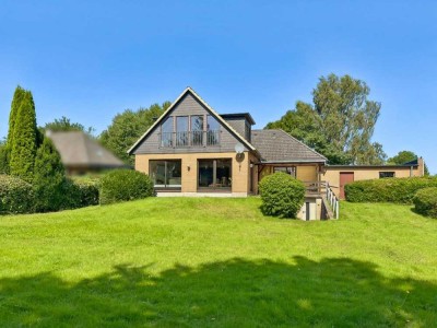 Einfamilienhaus mit Anbau und großem Garten in zentraler Lage von Stolk