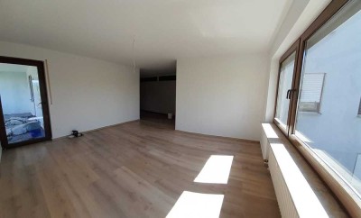Renovierte 3 ½ Zimmer Wohnung in Schmiden mit Balkon und zwei Räumen im Untergeschoss