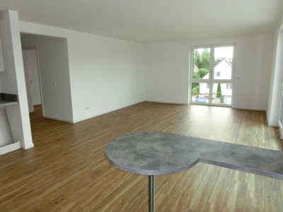 Moderne 3-Zimmer-Wohnung im 2.OG mit Dachterrasse, Garten und barrierefreiem Zugang / Aufzug /Stellp