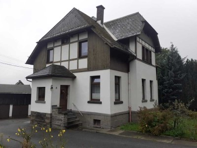 Günstiges, teilmodernisiertes 10-Raum-Haus in Werda