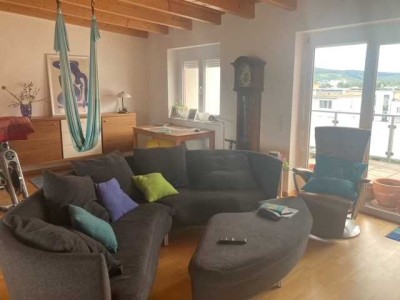 Sehr schöne Penthousewohnung in Top Lage, mit guter Ausstattung und toller Aussicht.