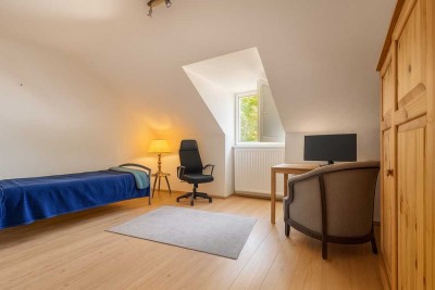-I| ÜBER DEN WOLKEN || Günstige Mansardenwohnung || NORDSTRAßENFLAIR |I-