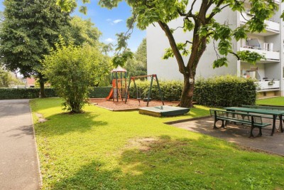 Zentrale Stadtlage,sanierte 3ZI+Balkon,Carport, Allg.Garten, Spielplatz