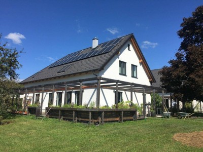 Großer Dreikant-Hof mit vielfältiger Nutzungsmöglichkeit; Wohngemeinschaft, Großfamilie, Seminare, landwirtschaftliche Aktivitäten