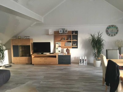3-Zimmer Dachgeschosswohnung mit Balkon in Hütschenhausen
