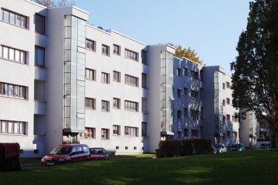 Ansprechende 2 ZKB mit Loggia!