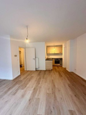 Erstbezug: Vollsaniertes Apartment mit Küche, Einbauschrank, Balkon in Rheinnähe, Poller Wiesn