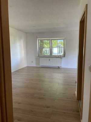 500 meter (ca. 7 Gehminuten) vom Dessau Hbf - Helle 3-Zimmer-EG Wohnung mit Balkon