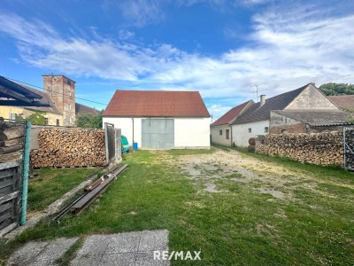 Sanierungsbedürftiges Landhaus in ruhiger Lage!