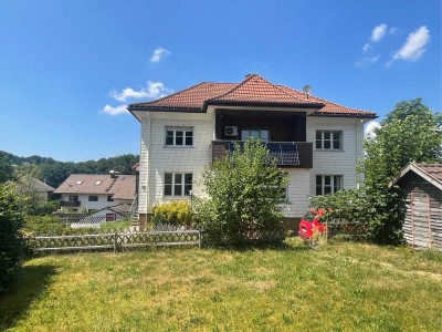 EFH mit ELW 10 Zi  Villa, 250 qm WFL,  988 qm Grundstück , Quelle