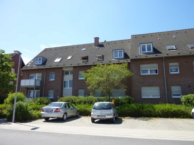 Schöne 2 Zimmer Wohnung im Dachgeschoss