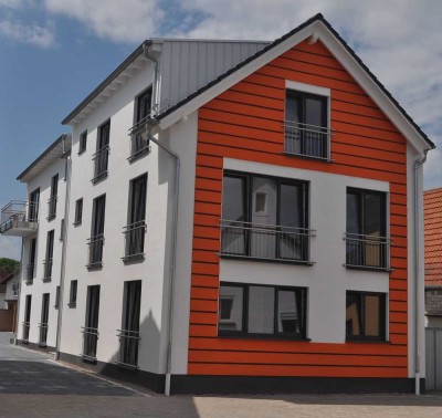 Moderne neuwertige 2,5-Zimmer-Wohnung im 1. OG mit gehobener Innenausstattung mit Balkon in Kronau