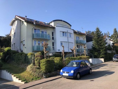 Gepflegte 2-Zimmer-Wohnung mit Balkon, EBK u. TG im ruhigen Kaltental