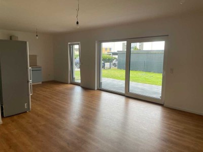 Neuwertige 4‑Zi.-EG‑Gartenwohnung (KfW‑55) mit EBK, Carport & Wallbox – Wolfsburg‑Ehmen