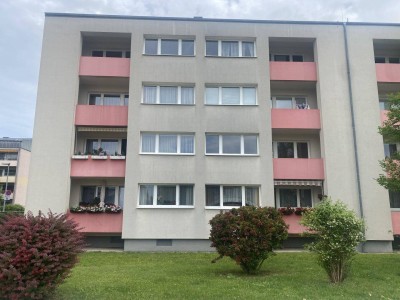 PROVISIONSFREI! HELLE, GUT GESCHNITTENE 3-ZIMMER WOHNUNG, ZENTRAL BEGEHBAR MIT LOGGIA IM SÜDLICHEN ST. PÖLTEN!