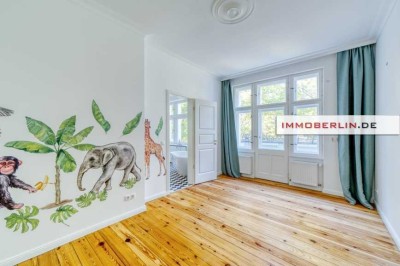 IMMOBERLIN.DE - Exquisite Stuck-Altbauwohnung mit Westbalkons im beliebten Schillerkiez