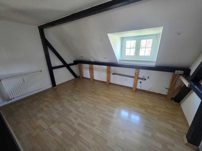 Helles Dachgeschossapartment in Glauchau zur Miete