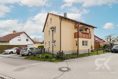 Moderne u. effiziente 2-Zimmer-Dachgeschoßwohnung mit EBK in schönster Siedlung am Hammerweg/Weiden