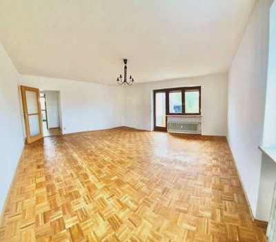 Helle 3-Zi.-Eigentumswohnung mit Südbalkon im 2. OG, mit Blick nach Osten, Süden u. Westen.