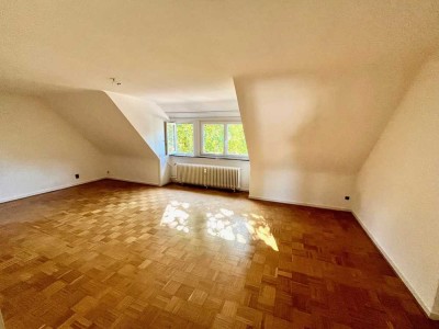 Traumwohnung mit riesiger Terrasse zum Hof in bester Lage inkl. Kfz-Stellplatz