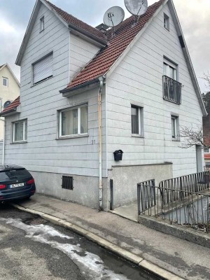 5-Zimmer-Einfamilienhaus mit EBK, Garten und Garage in Albstadt-Tailfingen