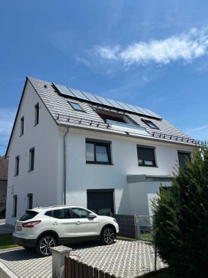 Helle 4-Zimmer-Wohnung, Dachterrasse, Garage, Hobbykeller, gehobener Innenausstattung