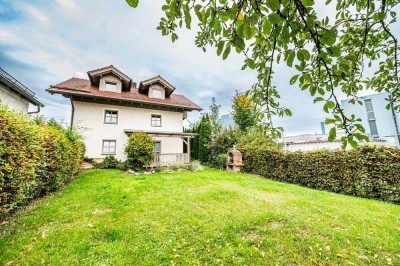 Kernsaniertes Dreifamilienhaus in begehrter Lage von Bogen