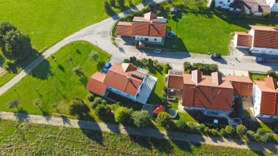 Wohnen im Einklang mit der Natur! Elegantes Landhaus mit umweltfreundlicher Energietechnik