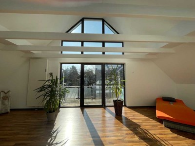 Fallersleben,"Penthouse"-ETW, ruhige Lage, ca 170 m²-Wfl m wohnb. Nfl im Spitzb, 4-5 Zi, EBK/Balk