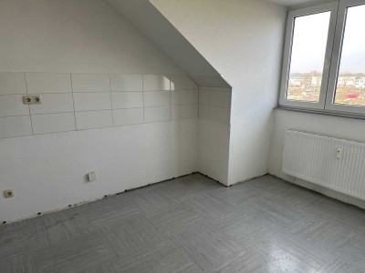 Nette Nachbarn gesucht: günstige 3,5-Zi.-Dachgeschosswohnung (WBS!!!!!!!)