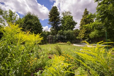 Bogenhausen-Englschalking! Großzügiges  Einfamilienhaus aufsonnigem Südgrundstück