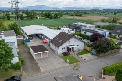 Vielseitiges Gewerbeareal mit Wohnhaus in Bahlingen - Drei Hallen im attraktiven Mischgebiet