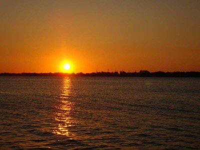 idyllisch+extravagant am Plauer See -- direkter Seezugang mit Strand+Bootsliegeplatz+Seeblick u.v.m.
