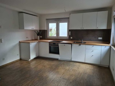 Lichtdurchflutete 4,5-Zimmer-Wohnung mit Balkon & Terrasse im Herzen von Pleidelsheim