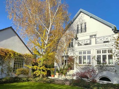 Jugendstil-Villa mit Remise