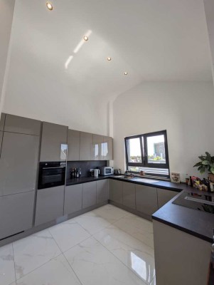 Neubau (2023): Traumwohnung mit 2 Bädern, Balkon, Fußbodenheizung