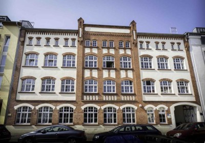 **3-Raum-Wohnung mit Balkon - wohnen in einer alten Papierfabrik**